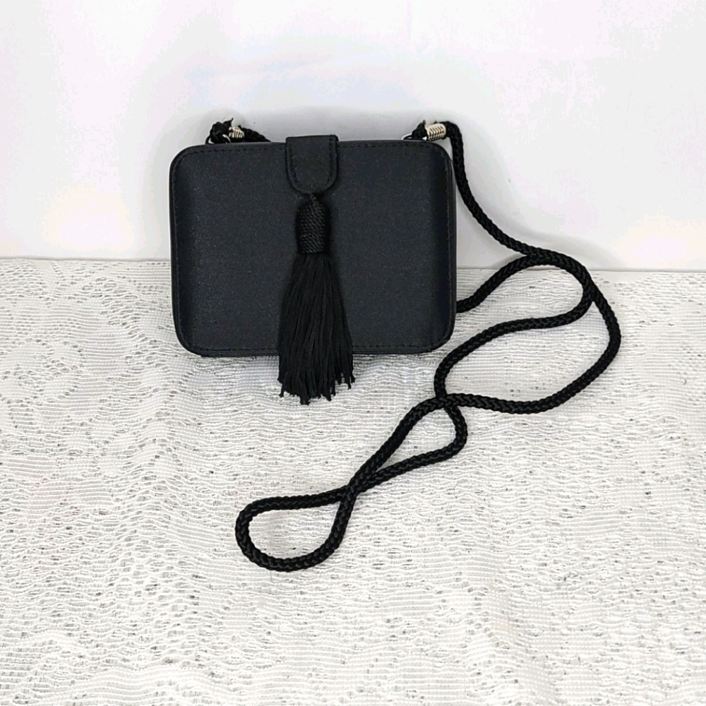 NWOT Jessica McClintock tassel black shoulder bag